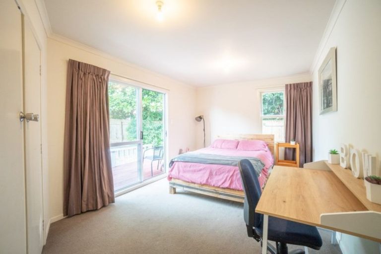 Photo of property in 14 Antrim Place, Hokowhitu, Palmerston North, 4410