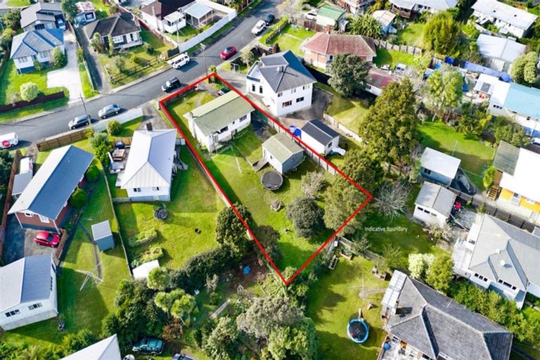 Photo of property in 8 Glen Marine Parade, Glendene, Auckland, 0602