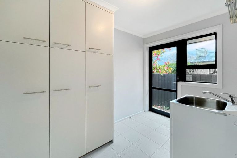 Photo of property in 17 Burnside Crescent, Burnside, Christchurch, 8053