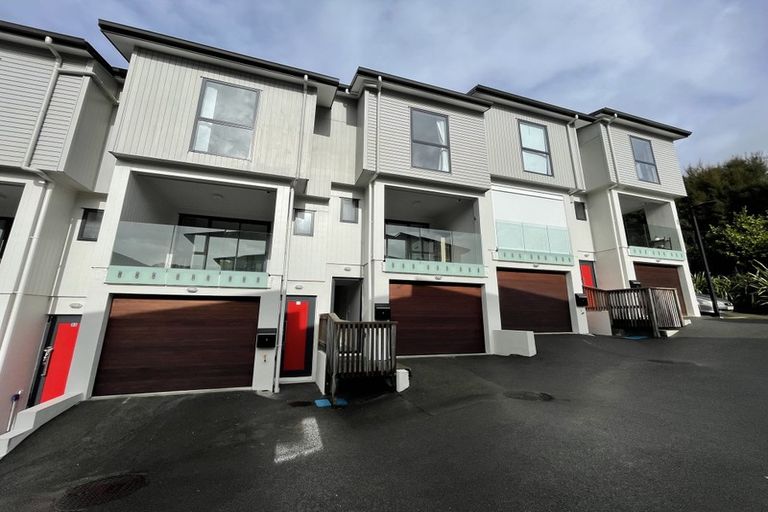 Photo of property in 5 Kanona Way, Albany Heights, Auckland, 0632