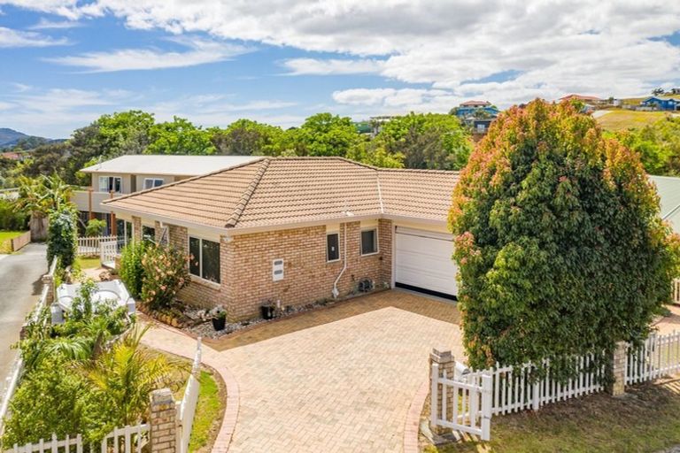 Photo of property in 20 Pohutukawa Drive, Cable Bay, 0420