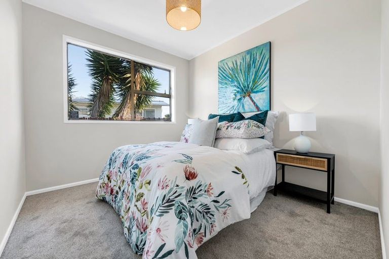 Photo of property in 4 Burlington Place, Manurewa, Auckland, 2102