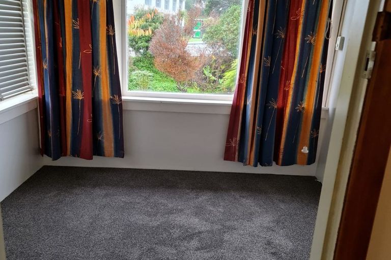 Photo of property in 70 Broderick Road, Johnsonville, Wellington, 6037