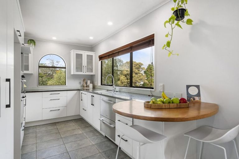 Photo of property in 86 Porritt Avenue, Chatswood, Auckland, 0626