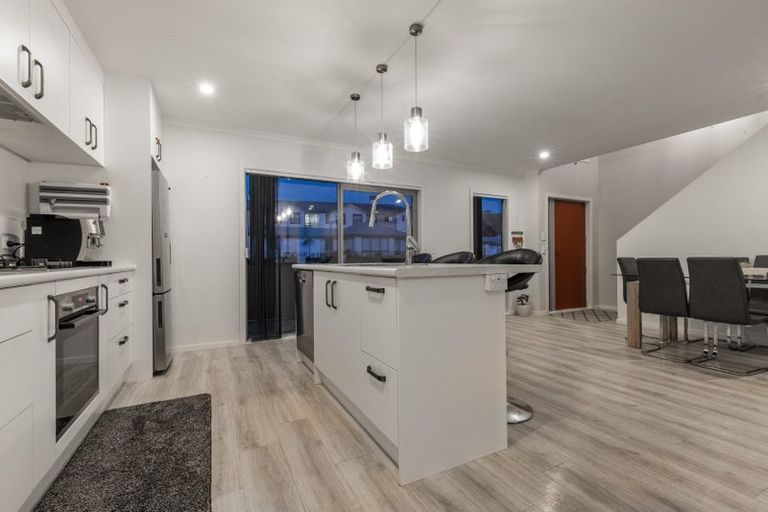 Photo of property in 34 Bluff Road, Kenepuru, Porirua, 5022