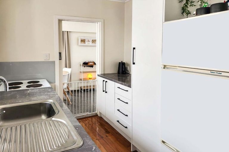 Photo of property in 10 Amberley Grove, Hutt Central, Lower Hutt, 5010