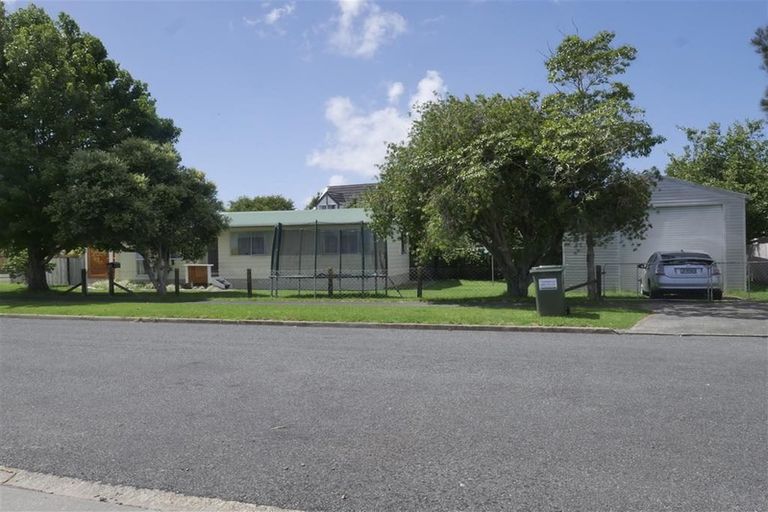 Photo of property in 27 Shearwater Street, One Tree Point, 0118