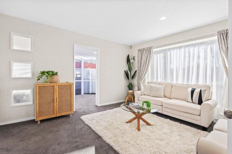 Photo of property in 2 Hatfield Place, Avonhead, Christchurch, 8042