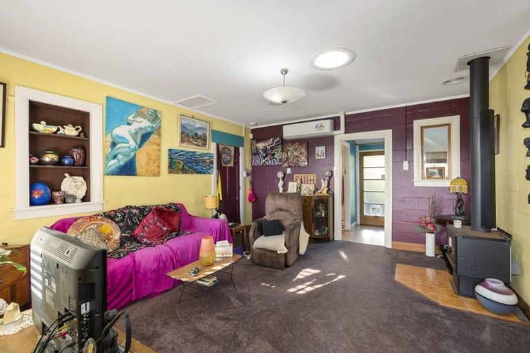 Photo of property in 82 Marine Parade, Otaki Beach, Otaki, 5512