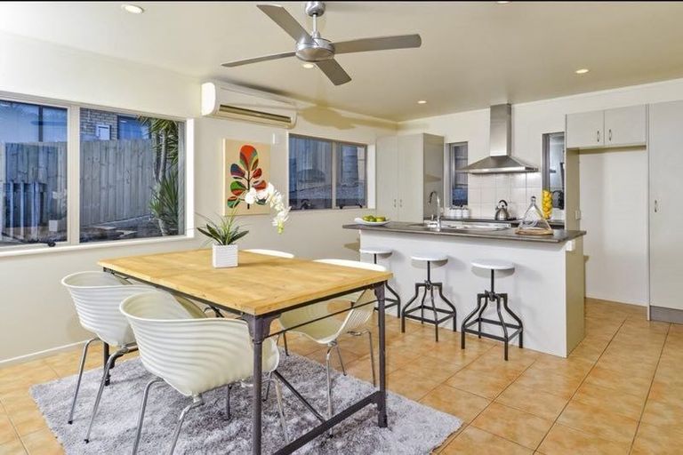 Photo of property in 14 Nimstedt Avenue, Oteha, Auckland, 0632