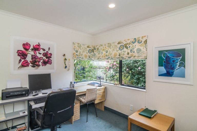 Photo of property in 17 Lorna Irene Drive, Raumati South, Paraparaumu, 5032