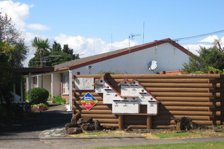 Photo of property in 13 Koromiko Street, New Lynn, Auckland, 0600
