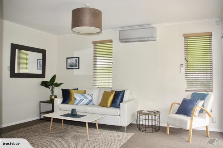 Photo of property in 198 Woodlands Park Road, Titirangi, Auckland, 0604