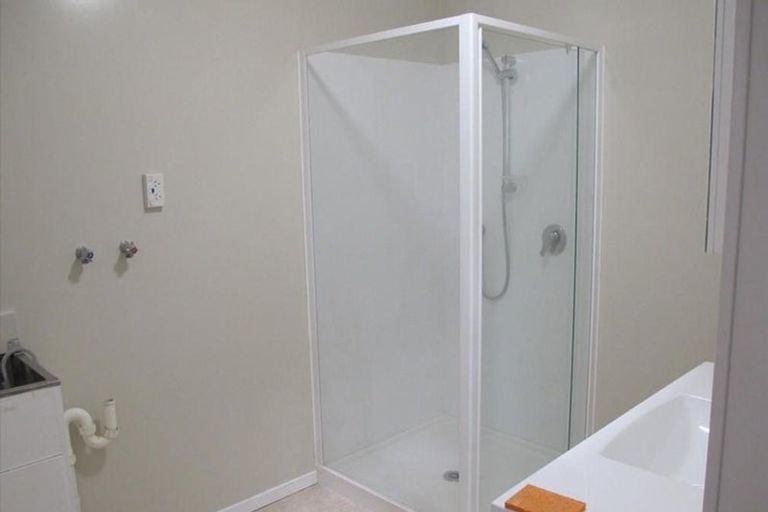 Photo of property in 2/66 Victoria Road, Devonport, Auckland, 0624