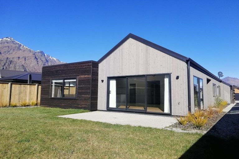 Photo of property in 14 Ward Street, Jacks Point, Queenstown, 9371