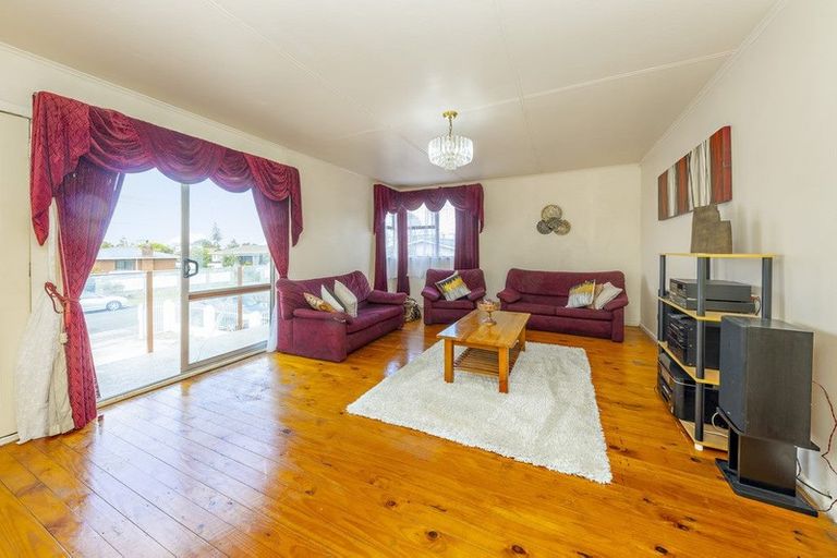 Photo of property in 1/4 Daniel Avenue, Mangere East, Auckland, 2024