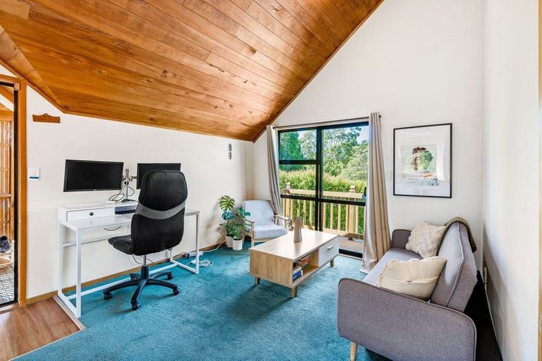 Photo of property in 131a Edmonton Road, Te Atatu South, Auckland, 0610