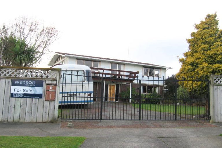 Photo of property in 4 Clifton Terrace, Fitzherbert, Palmerston North, 4410