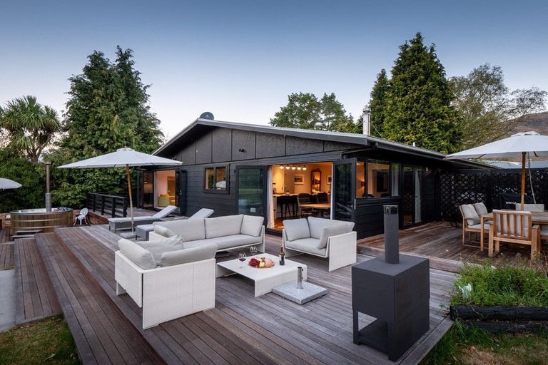 Photo of property in 38 Station Rise, Dalefield, Queenstown, 9371