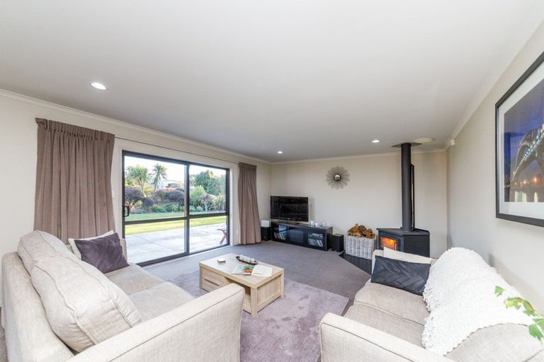 Photo of property in 17 Cemetery Road, Sanson, Palmerston North, 4479