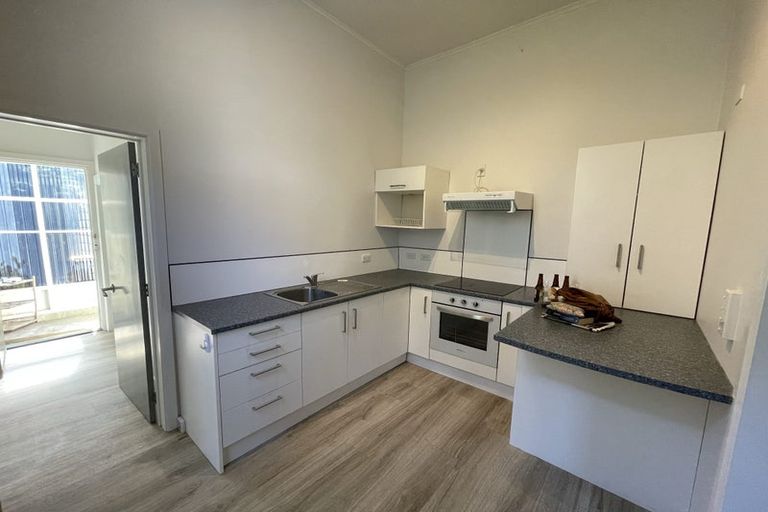 Photo of property in 1/72 Derwent Street, Island Bay, Wellington, 6023