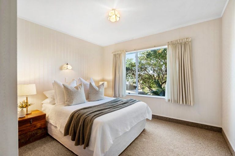 Photo of property in 19 Roslyn Road, Bluff Hill, Napier, 4110
