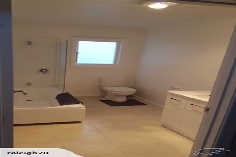 Photo of property in 16 Stewart Crescent, Hokowhitu, Palmerston North, 4410