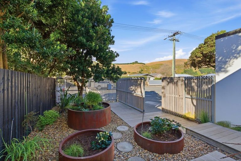 Photo of property in 14 Hardwicke Street, Sumner, Christchurch, 8081