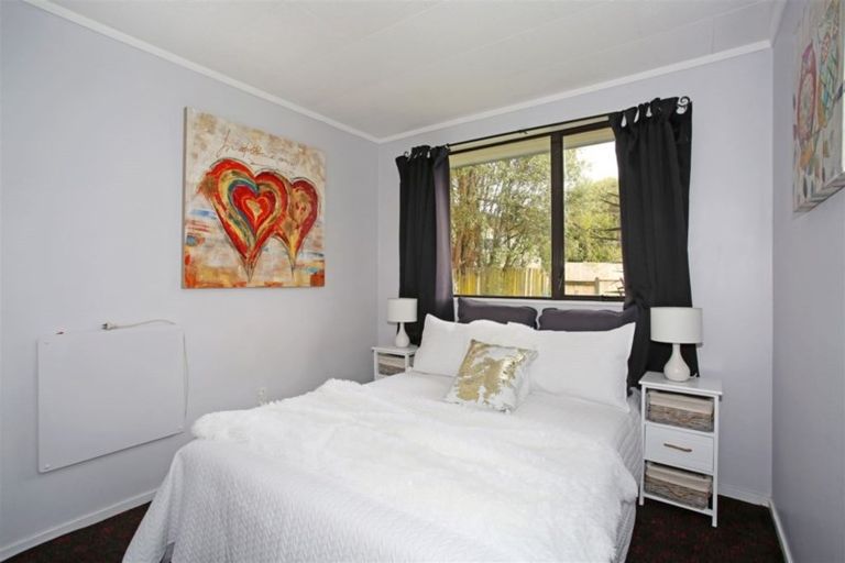 Photo of property in 2/28 Greenhaven Avenue, Opaheke, Papakura, 2113