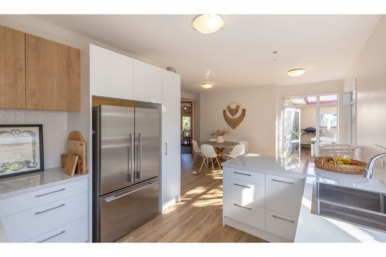 Photo of property in 249 Fifield Terrace, Opawa, Christchurch, 8023