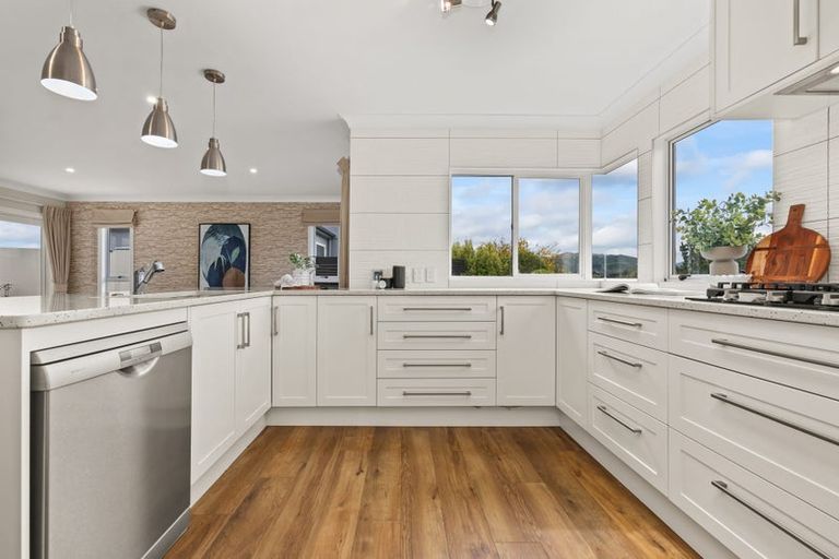 Photo of property in 77 The Masthead, Whitby, Porirua, 5024