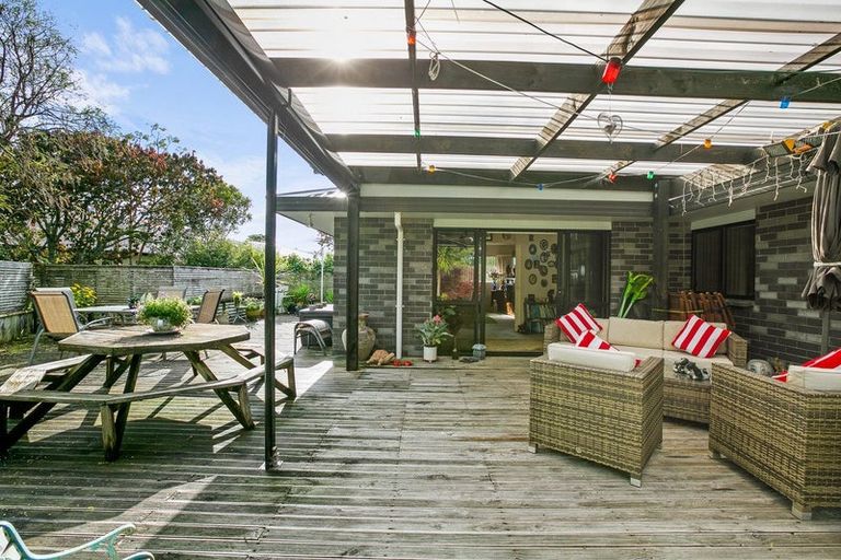 Photo of property in 80 Wairau Road, Oakura, 4314