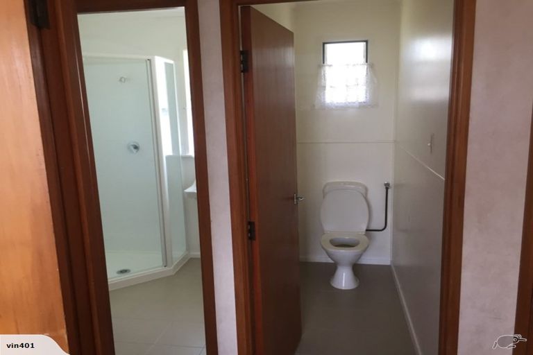 Photo of property in 19 Pendlebury Street, Green Bay, Auckland, 0604