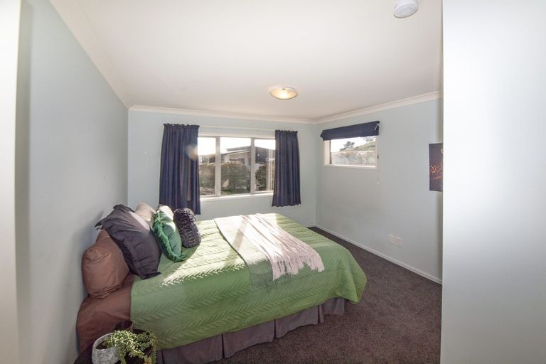 Photo of property in 8 Sedgley Grove, Churton Park, Wellington, 6037