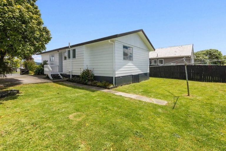Photo of property in 20 Elisa Lane, Ranui, Auckland, 0612