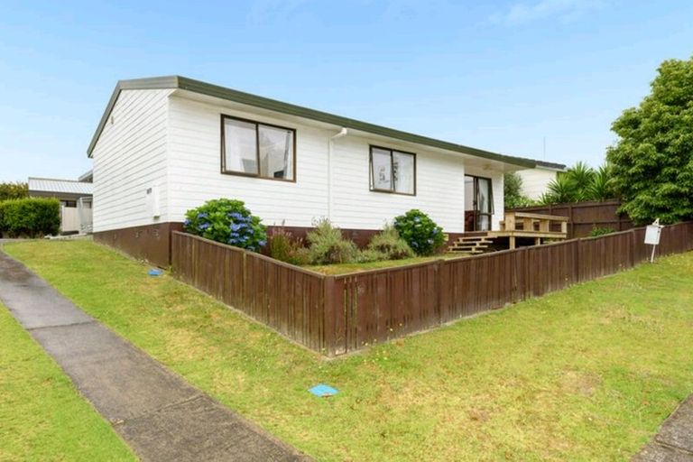 Photo of property in 44 Langstone Street, Welcome Bay, Tauranga, 3112