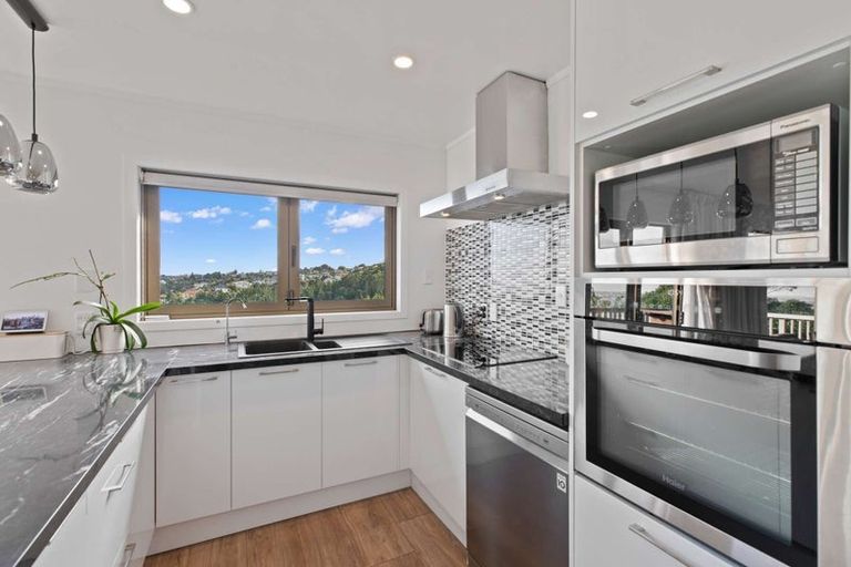 Photo of property in 53 Island Bay Road, Beach Haven, Auckland, 0626