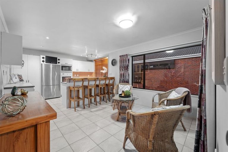 Photo of property in 1/65 Aberdeen Road, Castor Bay, Auckland, 0620