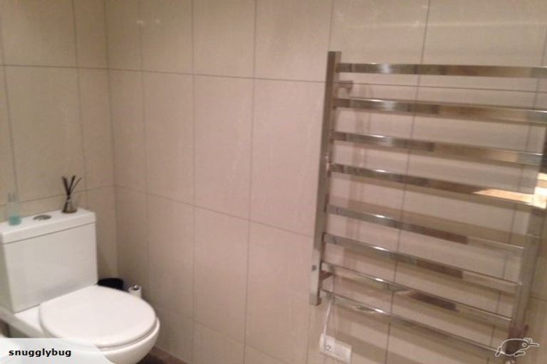 Photo of property in 1/2 Merwood Lane, Devonport, Auckland, 0624