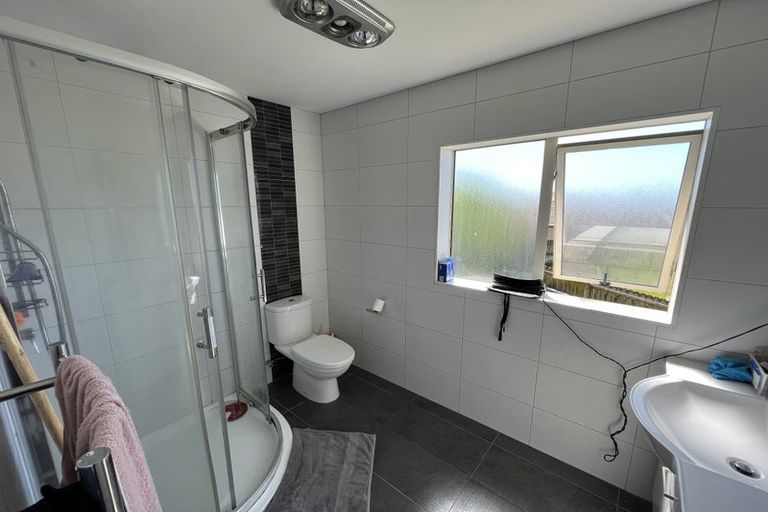 Photo of property in 18 Nicholas Gibbons Drive, Clendon Park, Auckland, 2103