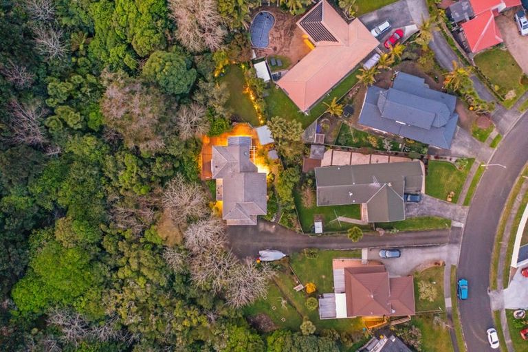 Photo of property in 23 Pinewood Grove, Botany Downs, Auckland, 2010