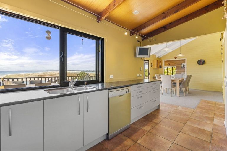 Photo of property in 123 Wintle Street, Mangawhai Heads, Mangawhai, 0505
