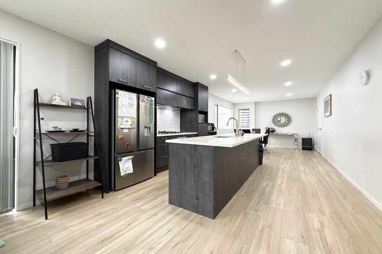 Photo of property in 33 Waka Street, Albany Heights, Auckland, 0632