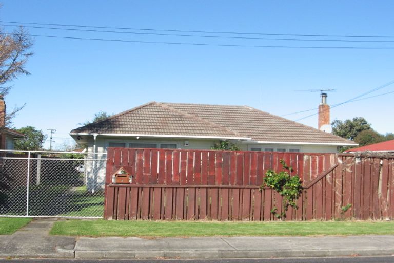 Photo of property in 4 Surrey Street, Manurewa, Auckland, 2102