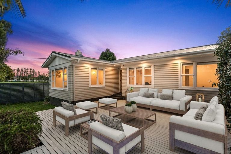 Photo of property in 8 Becroft Drive, Forrest Hill, Auckland, 0620