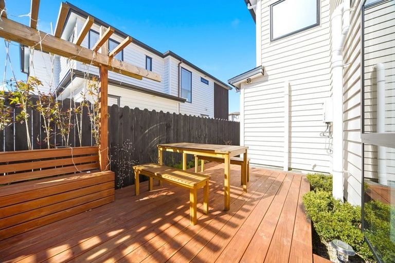 Photo of property in 20 Riroriro Road, Hobsonville, Auckland, 0616