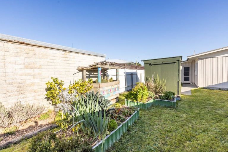 Photo of property in 16 Guildford Street, Tamatea, Napier, 4112