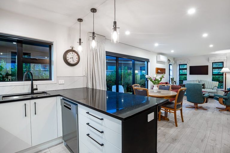 Photo of property in 41b Queen Charlotte Drive, Aotea, Porirua, 5024