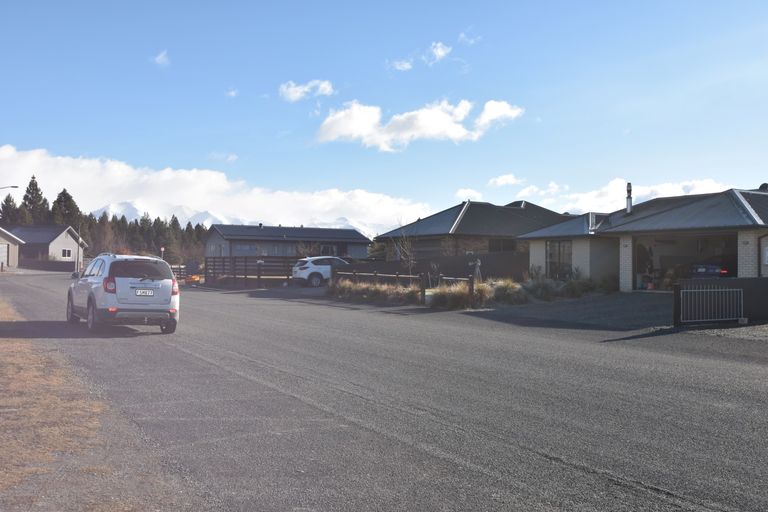 Photo of property in 25 Irishman Drive, Twizel, 7901