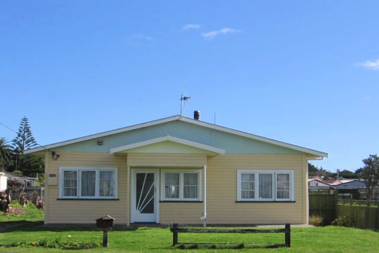 Photo of property in 6 Thomas Place, Foxton Beach, Foxton, 4815